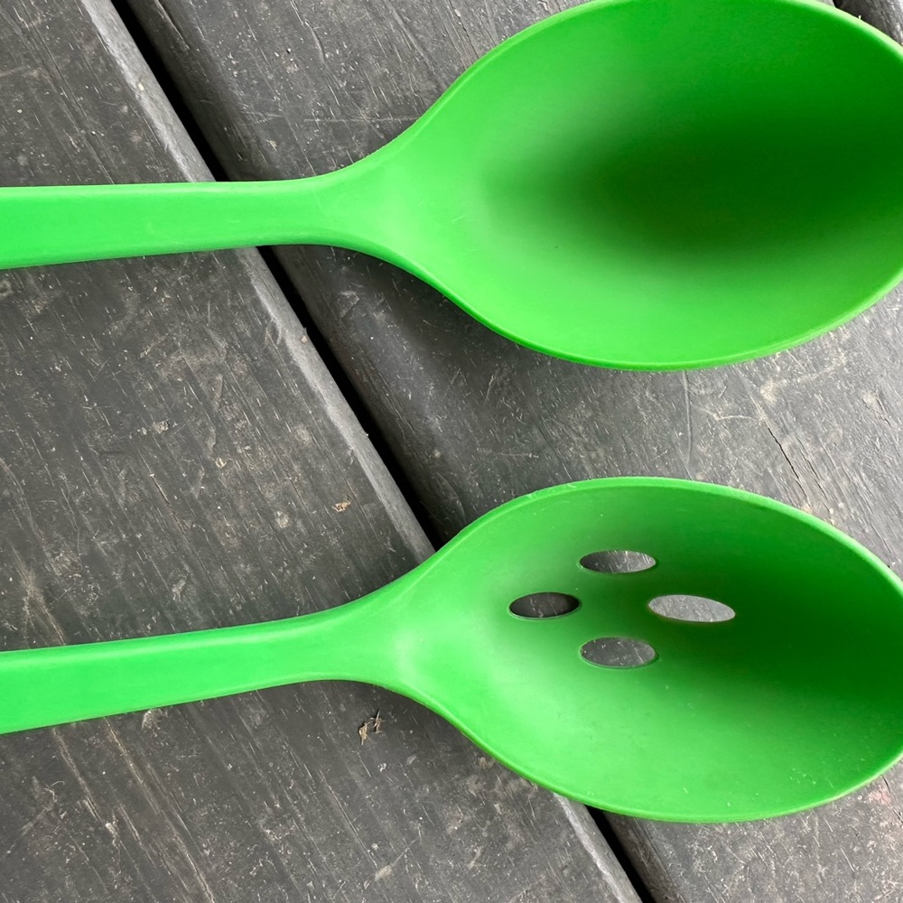 2 green ladle spoons! Like new! - Picture 2 of 6